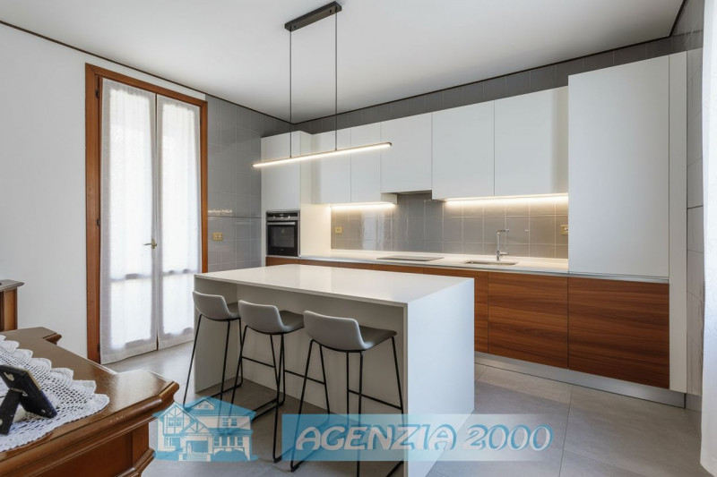 VIENI A VIVERE AD ARRE!!! FINALMENTE HO LA BELLA CASA GIUSTA PER TE!!! CON AMPIO GIARDINO!!!, E' ...