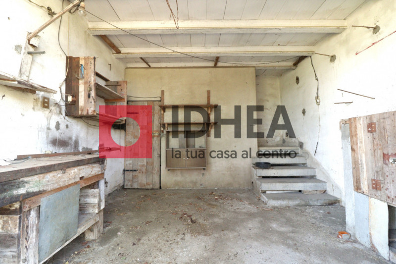 CASA SINGOLA CON GIARDINO A POSTIOMA - RIF. "AVP2"

L'agenzia immobiliare idhea ha il piacere di ...
