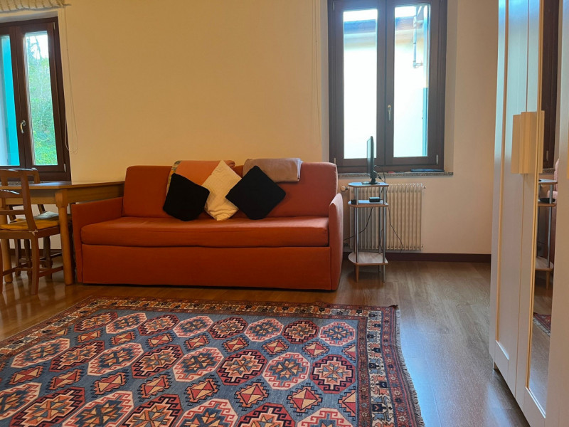 In Vittorio Veneto zona Serravalle alta, proponiamo in affitto un grazioso monolocale di circa 38...