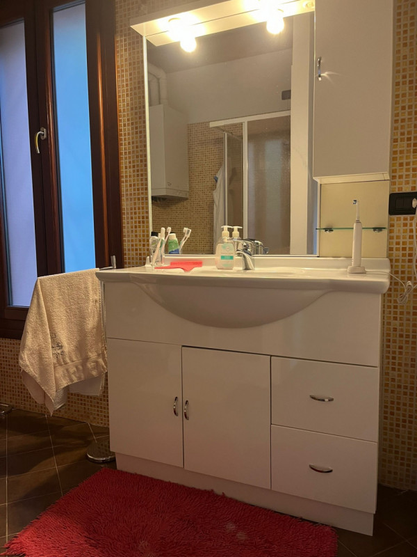 In Vittorio Veneto zona Serravalle alta, proponiamo in affitto un grazioso monolocale di circa 38...