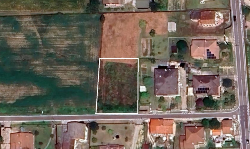 Nella zona di Casone, località a cavallo tra i comuni di Legnaro e Saonara, comodi ad autostrada,...