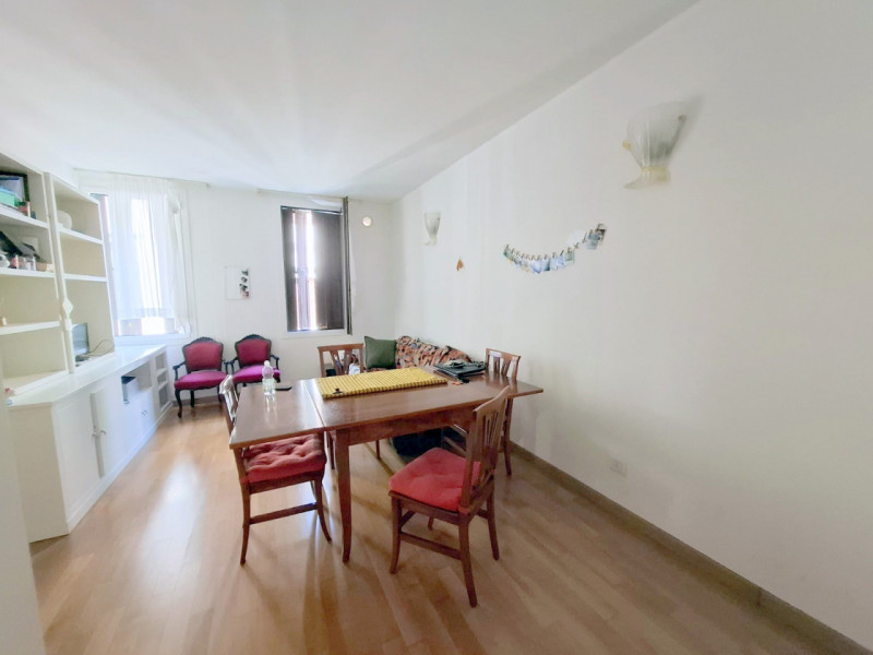 APPARTAMENTO ARREDATO IN CENTRO - CORSO MILANO € 1.000 MENSILI 

Se desideri vivere nel cuore pul...