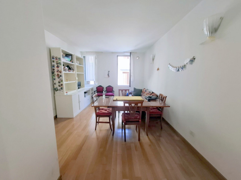 APPARTAMENTO ARREDATO IN CENTRO - CORSO MILANO € 1.000 MENSILI 

Se desideri vivere nel cuore pul...