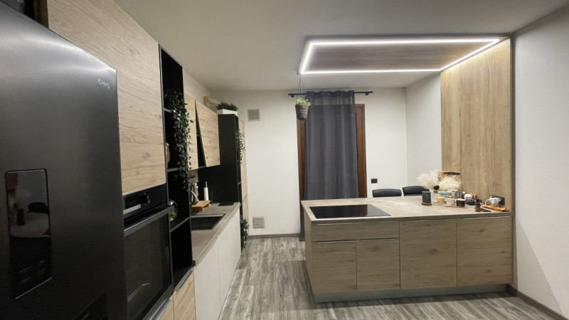 PALTANA: CLASSE ENERGETICA E EPgl,nren 149,10 KWh/mq anno. 
Appartamento al piano rialzato, comod...