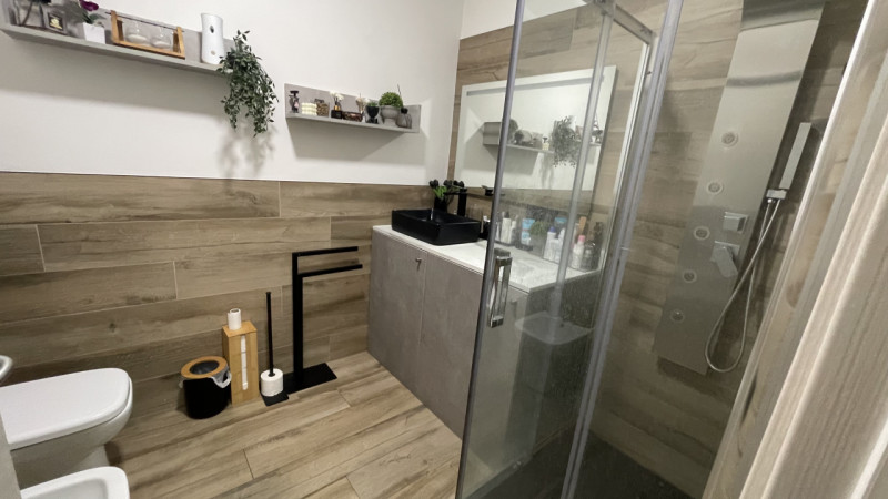 PALTANA: CLASSE ENERGETICA E EPgl,nren 149,10 KWh/mq anno. 
Appartamento al piano rialzato, comod...