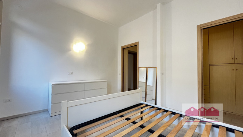 ZONA SAN BORTOLO: BILOCALE ARREDATO IN POSIZIONE COMODA AL CENTRO. COMPOSTO DA SOGGIORNO CON ANGO...