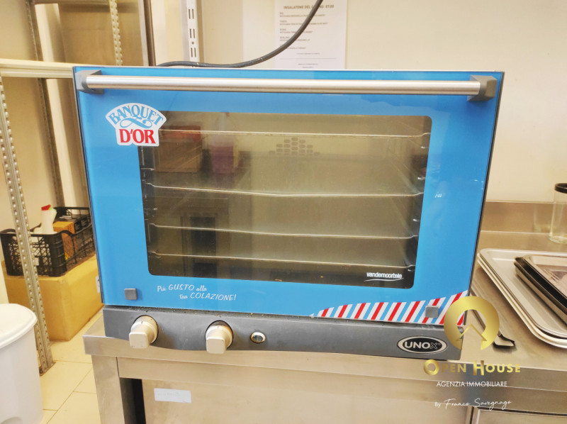 OPEN HOUSE by Franco Savegnago presenta l'affitto dell'attività ed arredamento per attività di Ba...