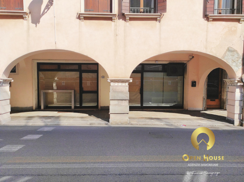 OPEN HOUSE by Franco Savegnago presenta l'affitto dell'attività ed arredamento per attività di Ba...