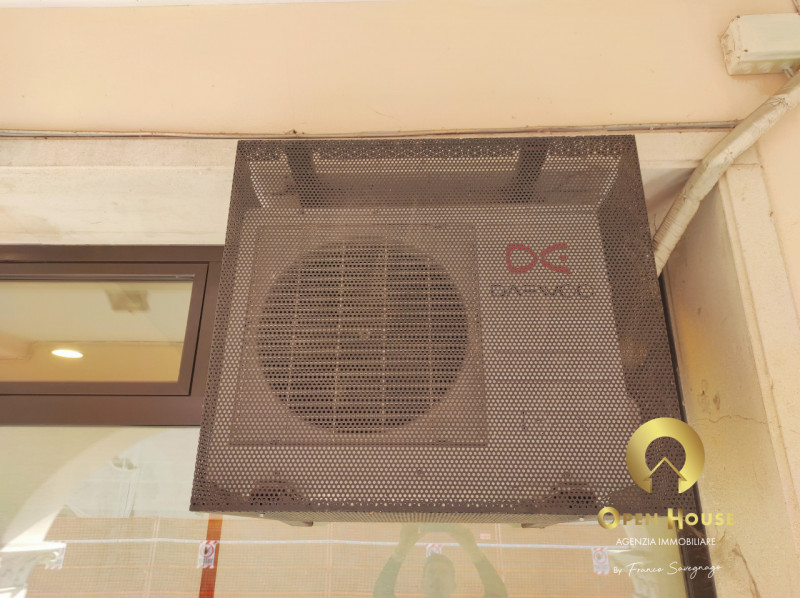 OPEN HOUSE by Franco Savegnago presenta l'affitto dell'attività ed arredamento per attività di Ba...