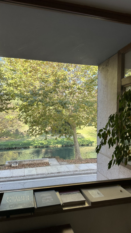 Proponiamo in affitto un prestigioso ufficio di circa 70 mq situato nella zona centrale di Castel...