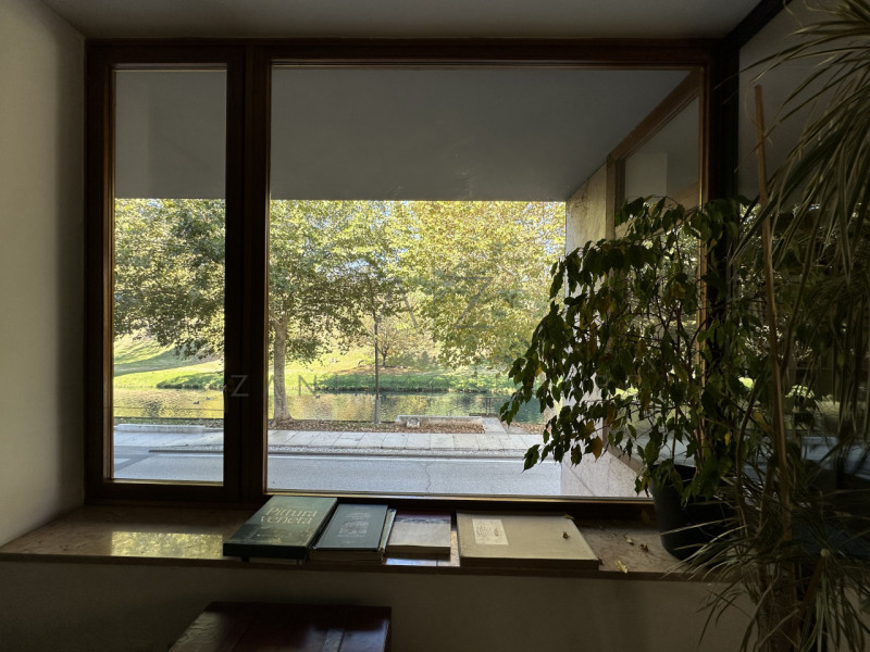 Proponiamo in affitto un prestigioso ufficio di circa 70 mq situato nella zona centrale di Castel...