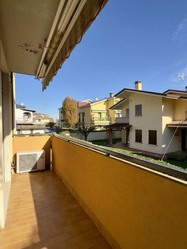 Nel cuore di Caselle di Selvazzano, in un contesto residenziale riservato e circondato dal verde,...