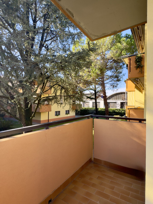 Nel cuore di Caselle di Selvazzano, in un contesto residenziale riservato e circondato dal verde,...