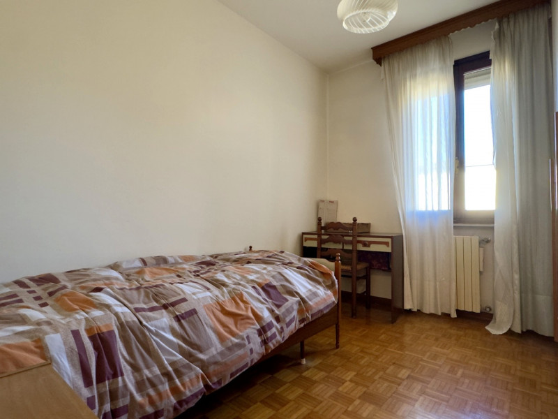 Nel cuore di Caselle di Selvazzano, in un contesto residenziale riservato e circondato dal verde,...