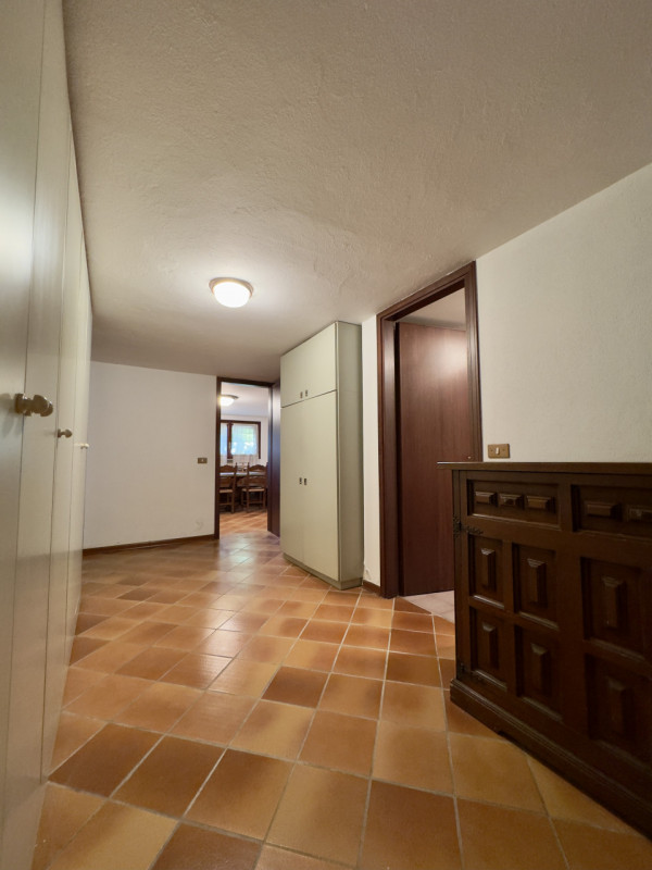 Nel cuore di Caselle di Selvazzano, in un contesto residenziale riservato e circondato dal verde,...