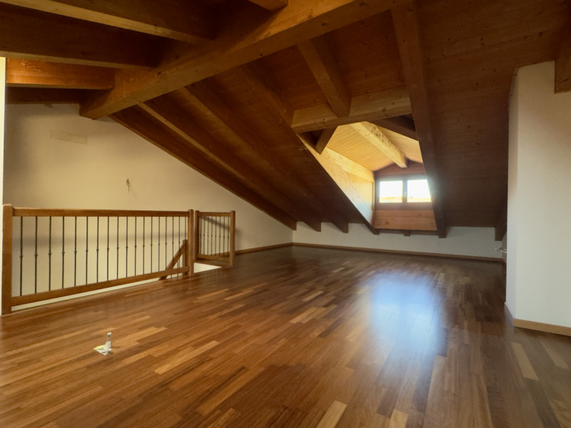 TENCAROLA – In posizione centrale e comoda a tutti i principali servizi, al capolinea del bus 12 ...