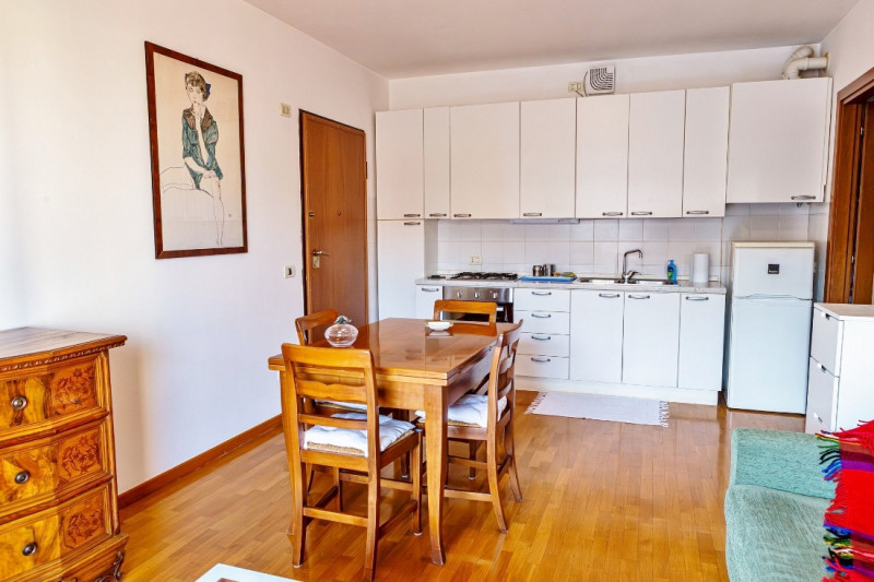 VICENZA - ZONA DI POLEGGE: AMPIO MINI AL PIANO PRIMO, COMPLETAMENTE ARREDATO E CON GARAGE - RIF. ...