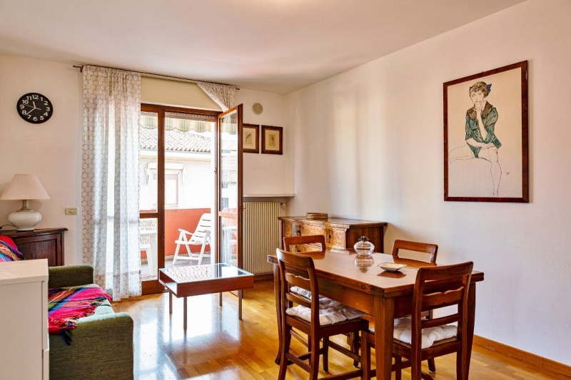 VICENZA - ZONA DI POLEGGE: AMPIO MINI AL PIANO PRIMO, COMPLETAMENTE ARREDATO E CON GARAGE - RIF. ...