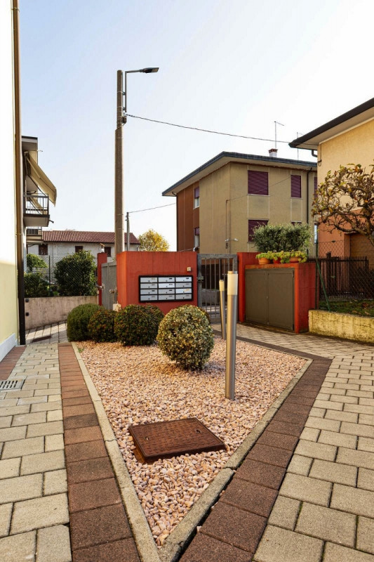 VICENZA - ZONA DI POLEGGE: AMPIO MINI AL PIANO PRIMO, COMPLETAMENTE ARREDATO E CON GARAGE - RIF. ...