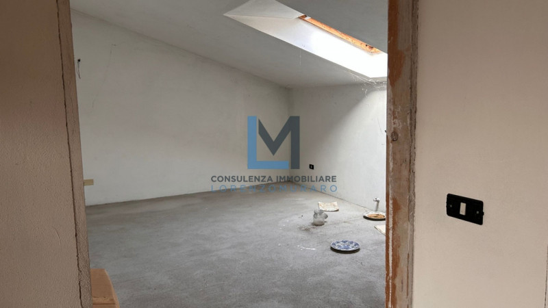 In esclusivo contesto residenziale a Montebelluna proponiamo in vendita signorile villa residenzi...