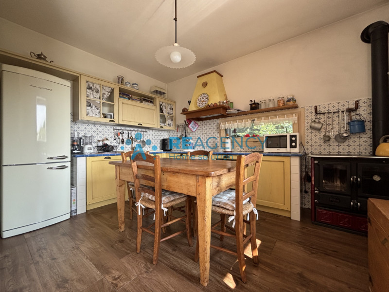 Se cerchi una casa comoda, luminosa e con vista panoramica, questa soluzione fa al caso tuo! Situ...