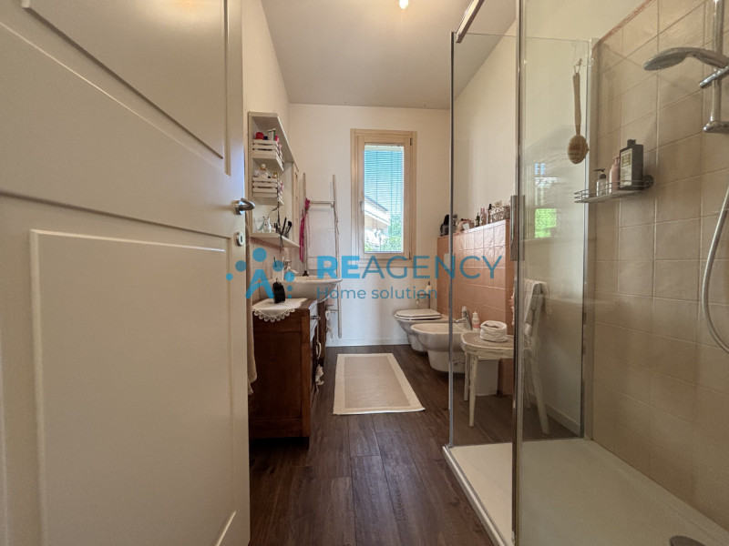 Se cerchi una casa comoda, luminosa e con vista panoramica, questa soluzione fa al caso tuo! Situ...