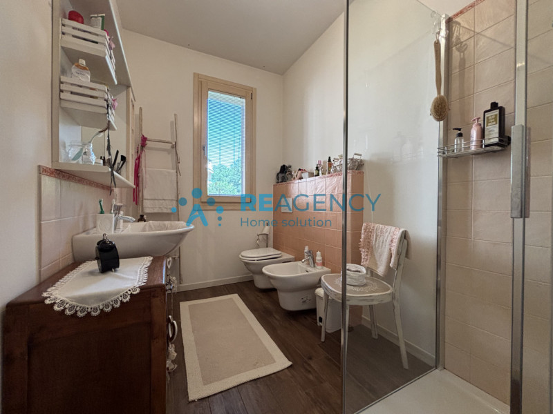 Se cerchi una casa comoda, luminosa e con vista panoramica, questa soluzione fa al caso tuo! Situ...