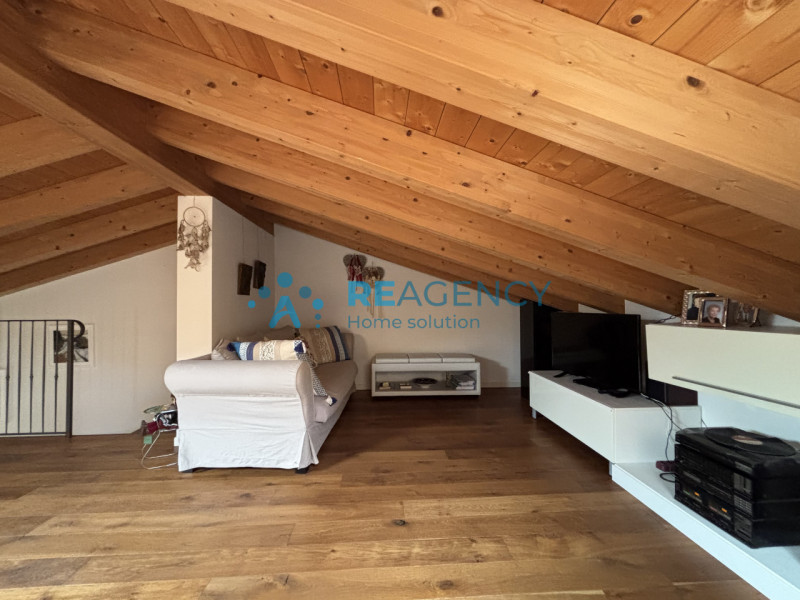 Se cerchi una casa comoda, luminosa e con vista panoramica, questa soluzione fa al caso tuo! Situ...