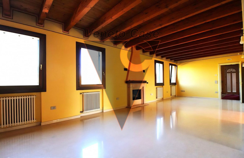 Scopri questa magnifica casa singola terratetto situata nel centro di San Giorgio delle Pertiche....