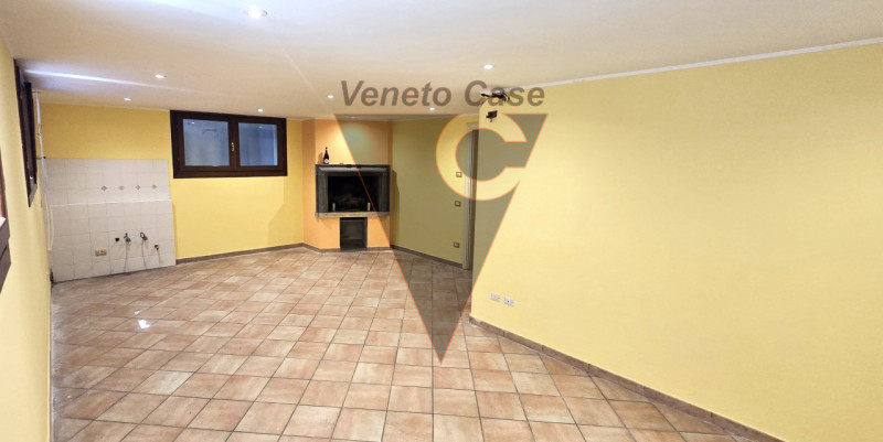 Scopri questa magnifica casa singola terratetto situata nel centro di San Giorgio delle Pertiche....