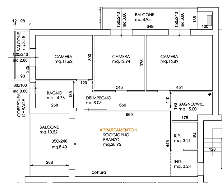 Scopri questo esclusivo appartamento quadrilocale in vendita nel cuore di Jesolo Paese, situato i...