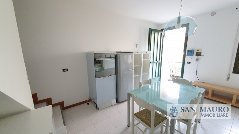 TORRI DI QUARTESOLO - MAROLA: In zona ben servita proponiamo una soluzione abitativa arredata svi...