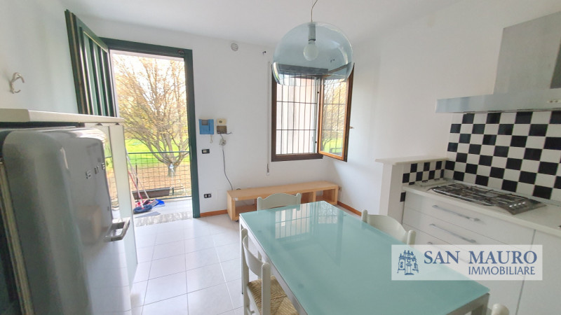 TORRI DI QUARTESOLO - MAROLA: In zona ben servita proponiamo una soluzione abitativa arredata svi...