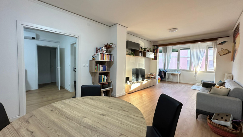 Alla Guizza, in via Pascoli, proponiamo in vendita un appartamento completamente ristrutturato e ...