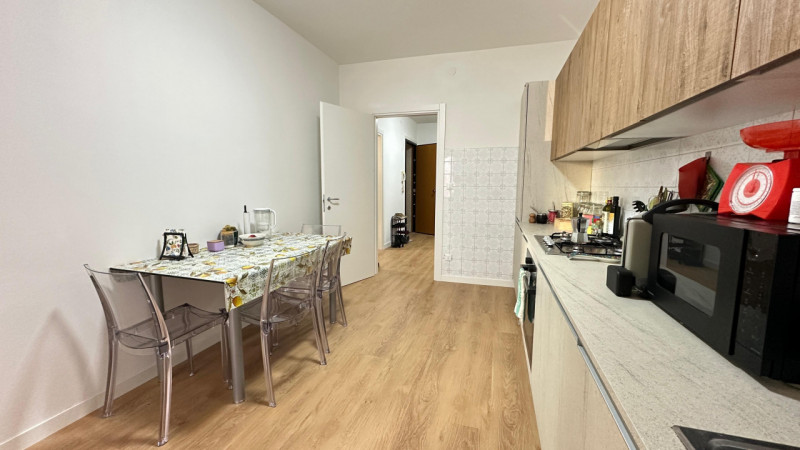 Alla Guizza, in via Pascoli, proponiamo in vendita un appartamento completamente ristrutturato e ...