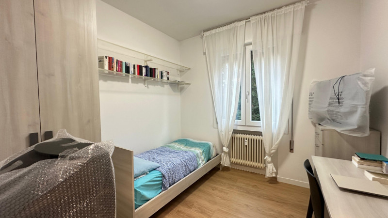 Alla Guizza, in via Pascoli, proponiamo in vendita un appartamento completamente ristrutturato e ...