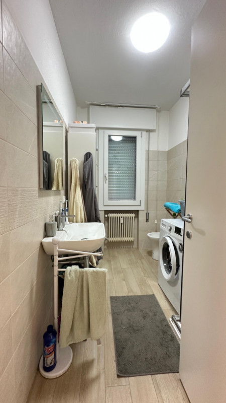 Alla Guizza, in via Pascoli, proponiamo in vendita un appartamento completamente ristrutturato e ...