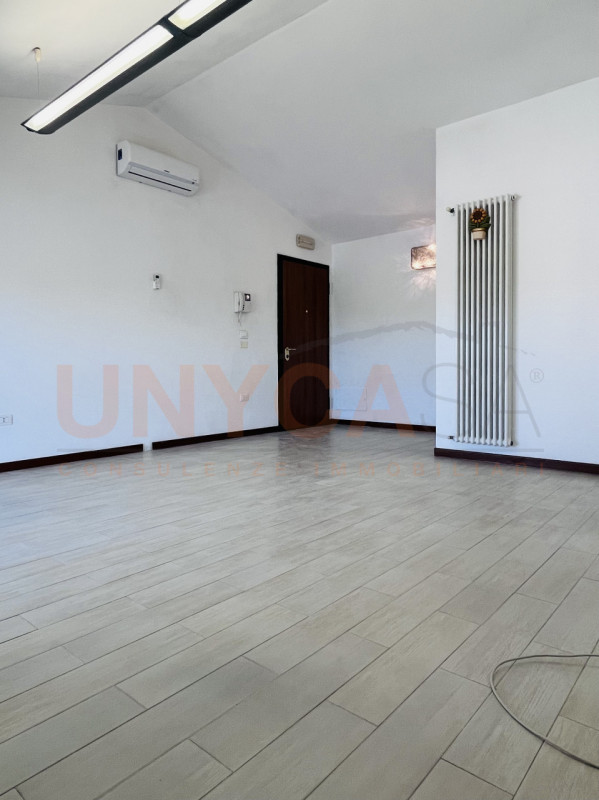 MESTRINO: fraz. Arlesega. Proponiamo in vendita un ampio e luminoso appartamento tricamere.
L'imm...