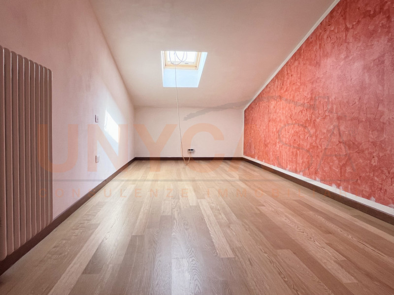 MESTRINO: fraz. Arlesega. Proponiamo in vendita un ampio e luminoso appartamento tricamere.
L'imm...