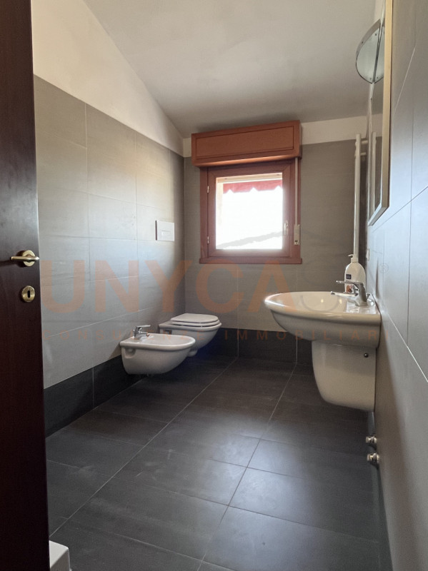 MESTRINO: fraz. Arlesega. Proponiamo in vendita un ampio e luminoso appartamento tricamere.
L'imm...