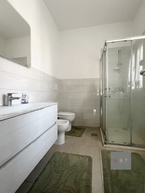 Situata in centro paese, casa singola ristrutturata nel 2024 e composta di: ingresso, cucina, sal...