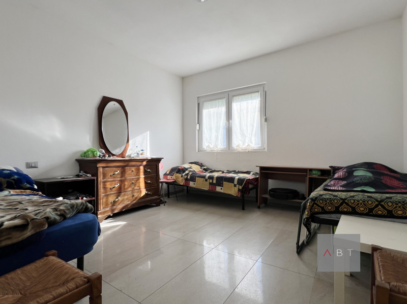 Situata in centro paese, casa singola ristrutturata nel 2024 e composta di: ingresso, cucina, sal...