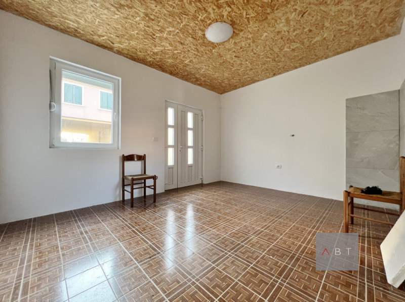 Situata in centro paese, casa singola ristrutturata nel 2024 e composta di: ingresso, cucina, sal...