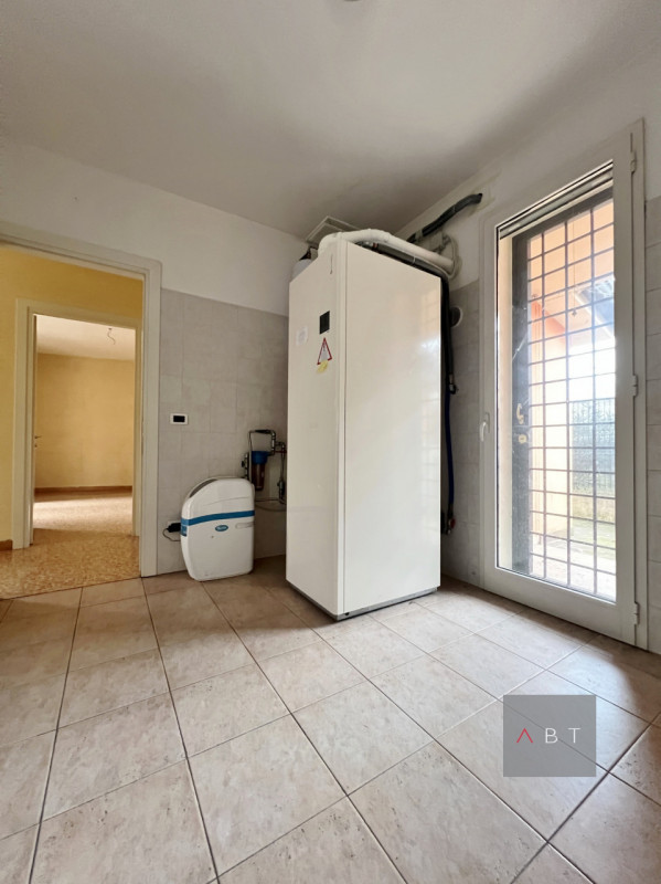 Situata in zona Arcella-San Bellino, porzione di trifamiliare di testa ristrutturata nel 2021 e c...