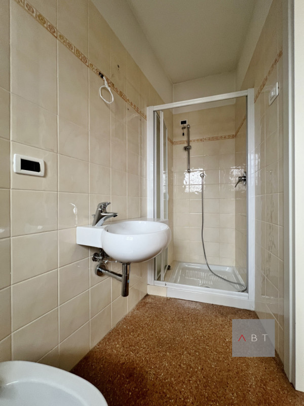 Situata in zona Arcella-San Bellino, porzione di trifamiliare di testa ristrutturata nel 2021 e c...