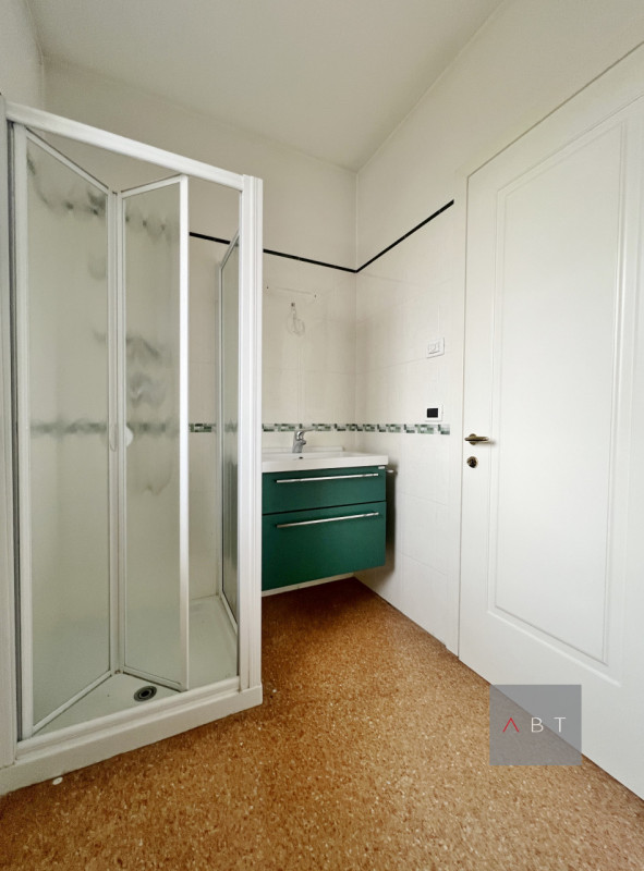 Situata in zona Arcella-San Bellino, porzione di trifamiliare di testa ristrutturata nel 2021 e c...