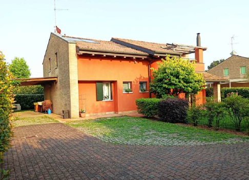 Rif. A.A.47-252

Vendita all'asta - villa con giardino in data 18 dicembre 2025

Descrizione: tra...