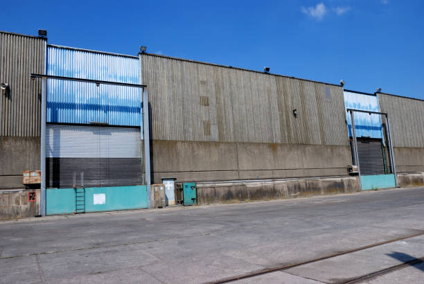 ZONA SCHIO: Z.I. CAPANNONE INDUSTRIALE  di mq 1900 circa H 7,00 sotto trave, area produttiva mq 1...