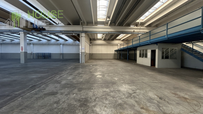 ZONA SCHIO: Z.I. CAPANNONE INDUSTRIALE  di mq 1900 circa H 7,00 sotto trave, area produttiva mq 1...