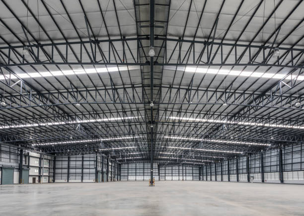 ZONA SCHIO: Z.I. CAPANNONE INDUSTRIALE  di mq 1900 circa H 7,00 sotto trave, area produttiva mq 1...